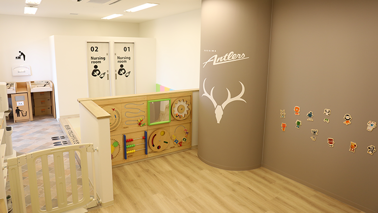 カシマスタジアム 2Fコンコース 授乳室「Baby & Kids Room」リニューアル・記者会見・内覧会