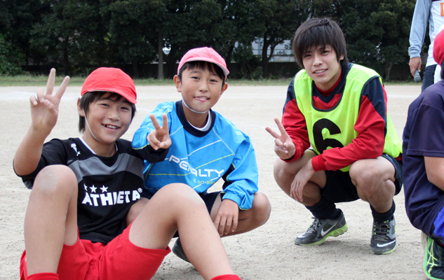 ホームタウン小学校訪問 鹿嶋市立鉢形小学校 鹿島アントラーズ オフィシャルサイト