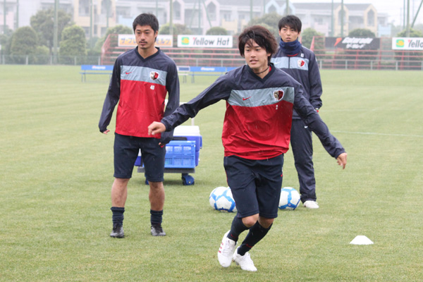 Acl特集 浦項スティーラーズ戦前日トレーニング 公式練習 公式記者会見 鹿島アントラーズ オフィシャルサイト Acl特集 浦項スティーラーズ戦前日トレーニング 公式練習 公式記者会見 鹿島アントラーズ オフィシャルサイト