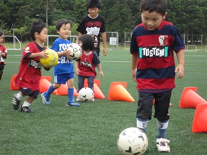 2歳 4歳児対象短期サッカースクール開催のお知らせ 鹿島アントラーズ オフィシャルサイト